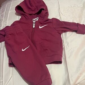 Nike Kids outfit size 6 months